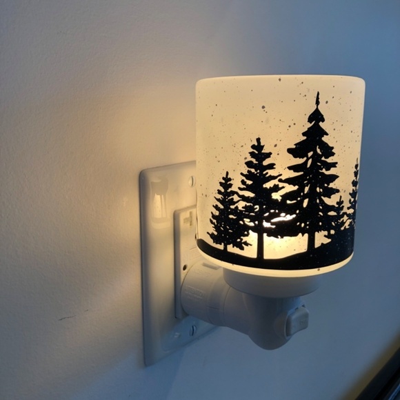 Scentsy WILDLIFE Mini Plug In Wax Warmer Lighted Frosted Glass Winter Deer Trees - Picture 7 of 16
